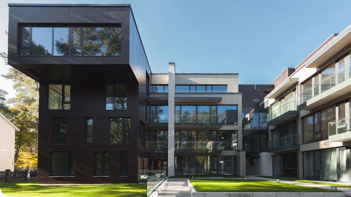 Dazzling Retreat Resort with the roof